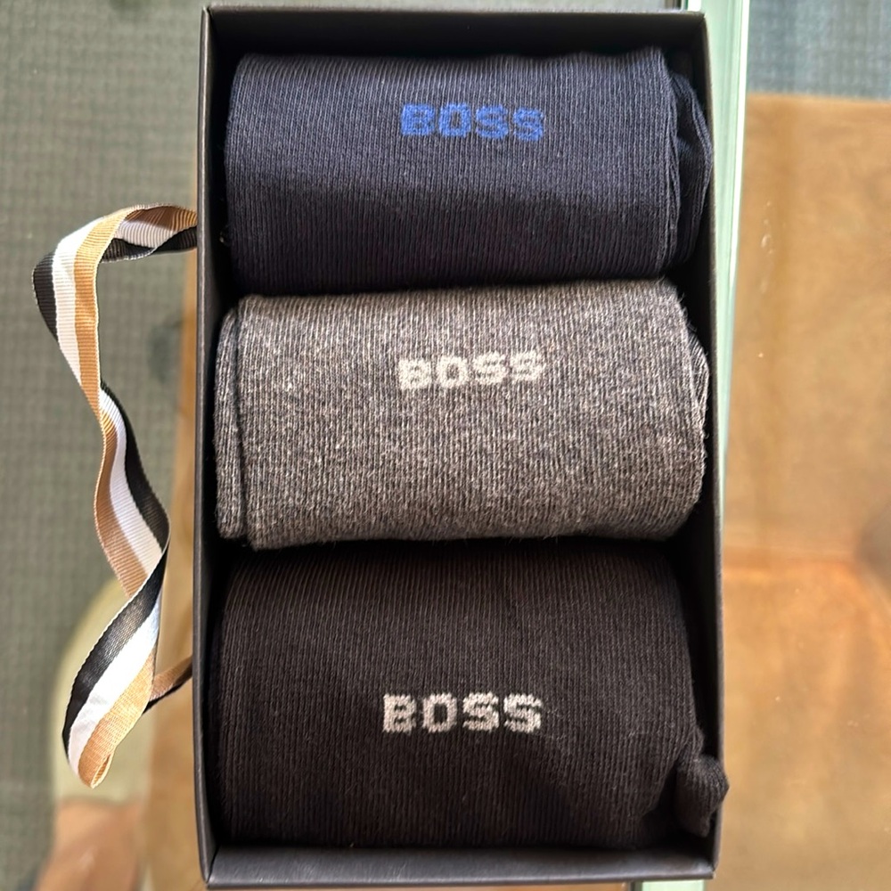 Perfect gift! New, still in box, unworn Hugo Boss pack of three dress socks